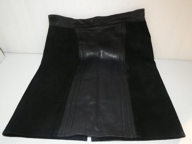 Jupe courte noire en cuir lisse et daim GIORGIO Paris taille 40 estime 38 - Label Emmaus - Modalova