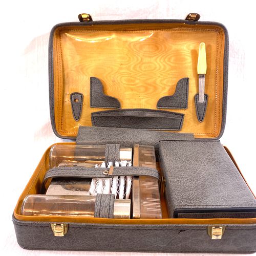 Valise - Ncessaire de toilettes - 6 accessoires - Label Emmaus - Modalova