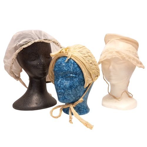 Lot de 3 chapeaux coiffes rtros en dentelle et textile - Label Emmaus - Modalova