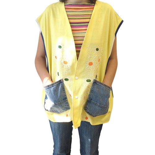 Blouse de Créatrice - Collection Upcyclée CartouCirc - Label Emmaus - Modalova