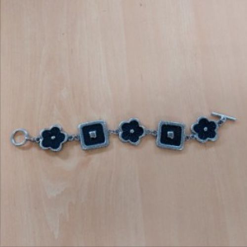 Bracelet fleurs bleu marine - Label Emmaus - Modalova