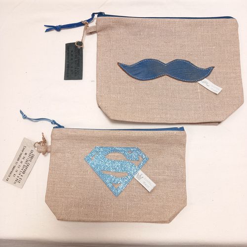 Pochette Superman et Big Moustache en lin - conte crapaud & cie - Modalova