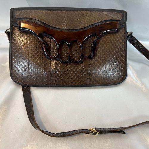 Sac pochette annes 50-60. son style Art dco lui confre un genre original et vintage. le cuir en crocodile lui assure une apparence chic et moder - Label Emmaus - Modalova