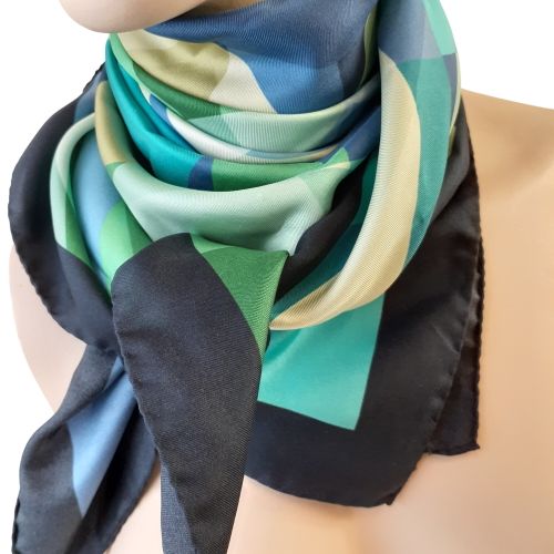 Foulard en soi - ourlet roul  la main - Italie - Label Emmaus - Modalova