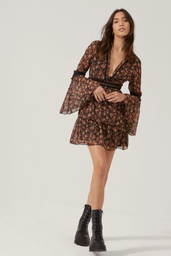 Dressing Gown Patineuse À Manches Cloches À Imprimé Floral - 38 - Nasty Gal - Modalova