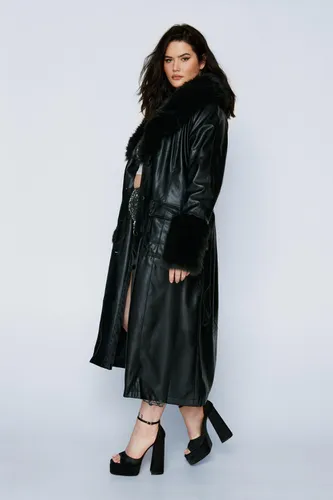 Grande Taille - Manteau Long En Simili À Bordures En Fausse Fourrure - 50 - Nasty Gal - Modalova