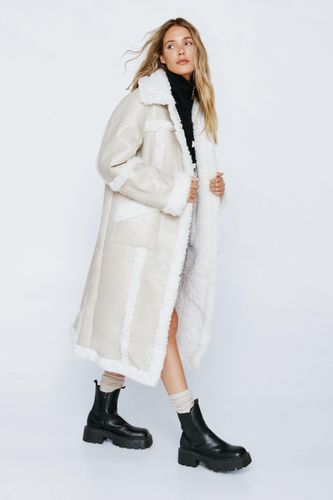 Manteau Long En Simili Premium Et Faux Mouton - 42 - Nasty Gal - Modalova