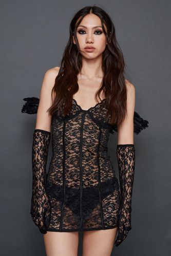 Ensemble Lingerie En Dentelle Avec Mini Dressing Gown Moulante Et Gants Longs - - Xl - Nasty Gal - Modalova