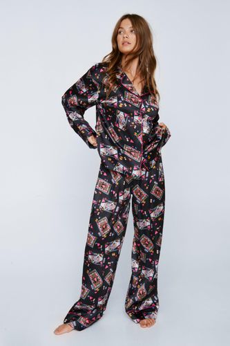 Pyjama Satiné Oversize Imprimé Reines De Cœur Avec Chemisier Et Pantalon - - 32 - Nasty Gal - Modalova
