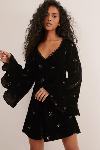 Velvet Floral Embroidered Ruffle Lace Trim Mini Dress - 32 - Nasty Gal - Modalova
