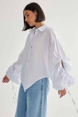 Ruched Sleeve Open Back Tie Detail Shirt - M - Nasty Gal - Modalova