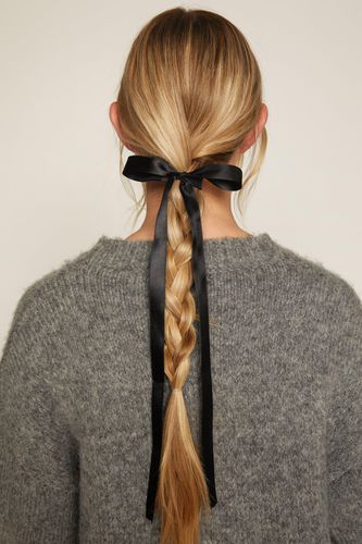 Satin Ribbon Bow Hair Tie - - One Size - Nasty Gal - Modalova