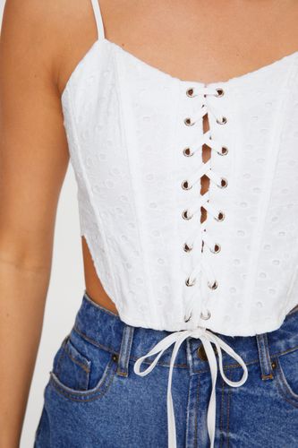 Broderie Lace Up Bow Back Corset Top - 36 - Nasty Gal - Modalova