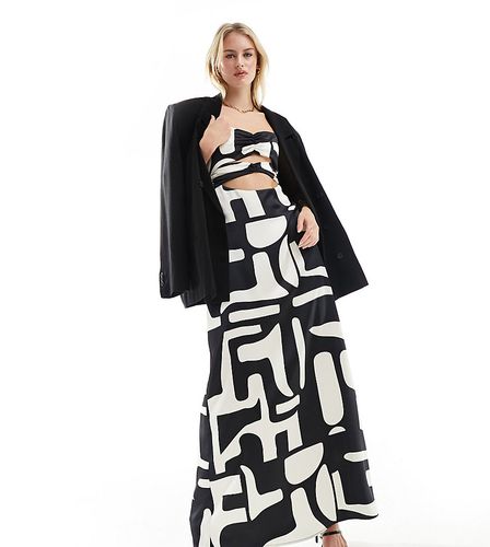 Exclusivité - Robe longue en satin imprimé à découpes et fines bretelles - Noir et blanc - 4Th & Reckless Tall - Modalova