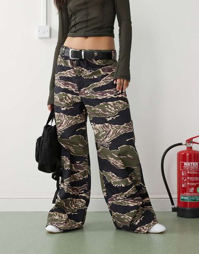 Pantalon skateur à motif camouflage - Collusion - Modalova