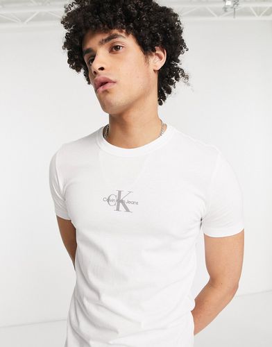 T-shirt à logo monogramme ton sur ton - Calvin Klein Jeans - Modalova
