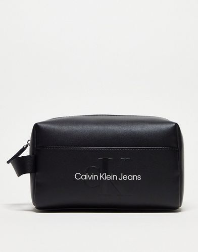 Trousse de beauté sculptée - Calvin Klein Jeans - Modalova