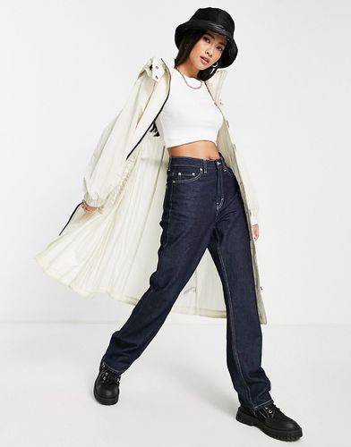 Veste à capuche avec ceinture griffée - Crème - Calvin Klein Jeans - Modalova