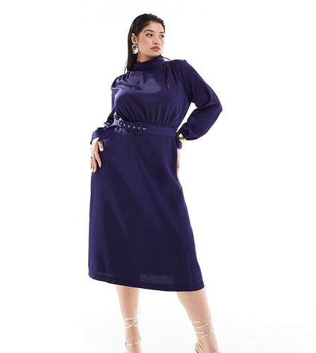 Robe mi-longue à col montant et ceinture - nuit - Closet London Plus - Modalova