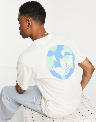 T-shirt à logo trèfle et grand imprimé au dos - cassé - Adidas Originals - Modalova