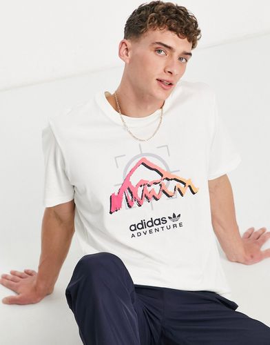 Adventure - T-shirt avec inscription imprimée au dos - cassé - Adidas Originals - Modalova