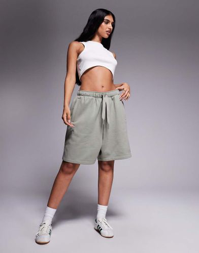 Short de sport avec logo linaire - Kaki - Adidas Originals - Modalova