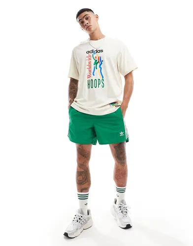 Adidas Basketball - T-shirt à imprimé graphique - Ivoire - Adidas Performance - Modalova