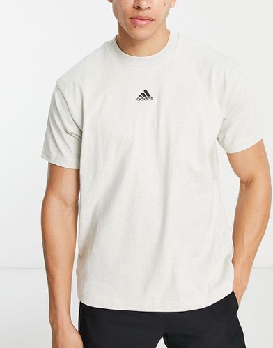 Adidas Sportswear - T-shirt à teinture végétale avec logo sur la poitrine - clair - Adidas Performance - Modalova