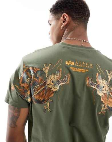 T-shirt avec imprimé dragon au dos - olive foncé - Alpha Industries - Modalova