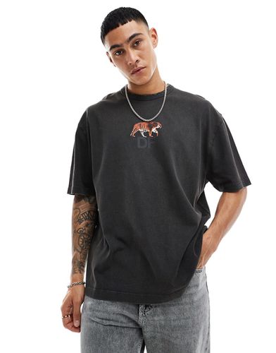ASOS Dark Future - T-shirt oversize à imprimé tigre sur la poitrine - délavé - Asos Design - Modalova