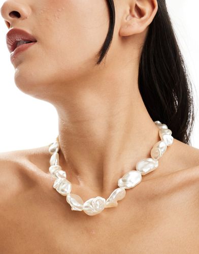 Collier de perles nacrées fantaisie - Asos Design - Modalova
