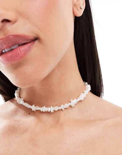Collier ras de cou avec perles fantaisie et éclats - Asos Design - Modalova