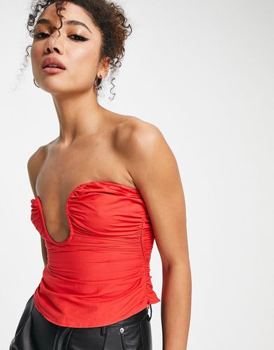 Corset froncé avec encolure incurvée - Rouge - Asos Design - Modalova