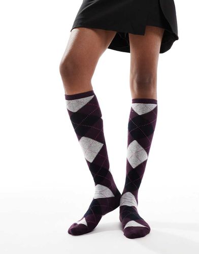 Chaussettes montantes à motif losanges - Bordeaux - Asos Design - Modalova