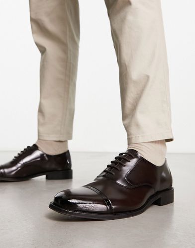 Chaussures Oxford en cuir poli à lacets avec bout renforcé - Marron foncé - Asos Design - Modalova