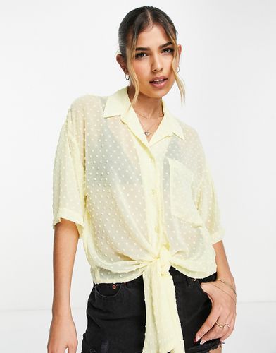 Chemise en tissu plumetis nouée sur le devant - pastel - Asos Design - Modalova