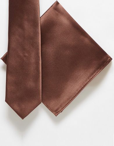 Cravate fine et carré de poche satinés - Marron - Asos Design - Modalova