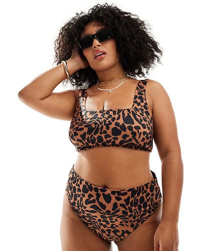ASOS DESIGN Curve - Adrienne - Bas de bikini échancré à taille haute avec imprimé animal oversize - Asos Curve - Modalova