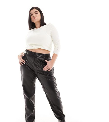 Curve - Pantalon droit en similicuir - Asos Design - Modalova