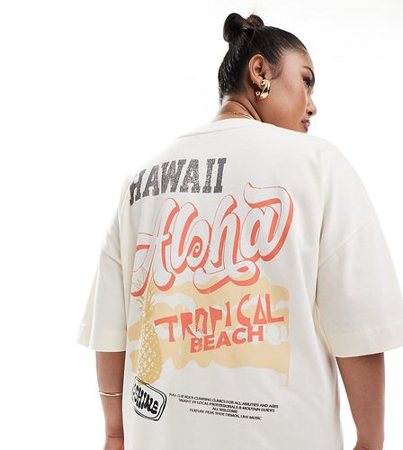 ASOS DESIGN Curve - Robe t-shirt courte et oversize à imprimé Aloha - Crème - Asos Curve - Modalova