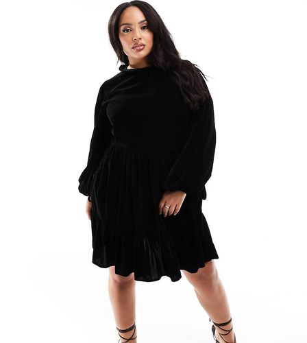 ASOS DESIGN Curve - Robe babydoll courte en velours de qualité supérieure avec poches et encolure pâquerette - Asos Curve - Modalova