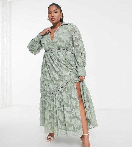 ASOS DESIGN Curve - Robe chemise mi-longue boutonnée en tissu dévoré avec empiècements en dentelle - Kaki - Asos Curve - Modalova