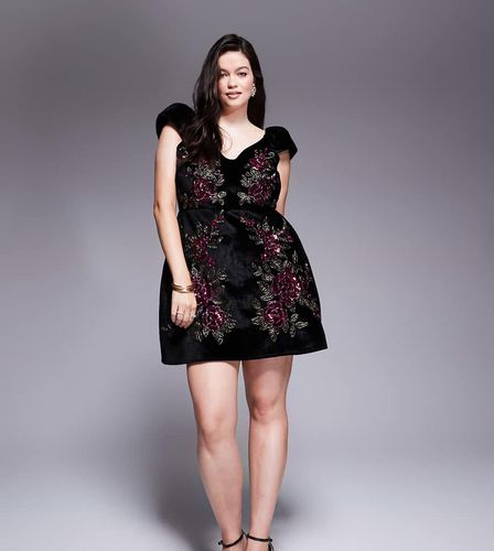 ASOS DESIGN Curve - Robe courte en velours ornée de fleurs - Asos Curve - Modalova