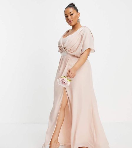 ASOS DESIGN Curve - Robe longue de demoiselle d'honneur avec manches courtes, col bénitier et dos boutonné - Asos Curve - Modalova