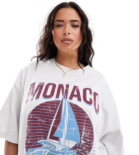 ASOS DESIGN Curve - T-shirt coupe boyfriend avec imprimé Monaco et voilier - Glace chiné - Asos Curve - Modalova