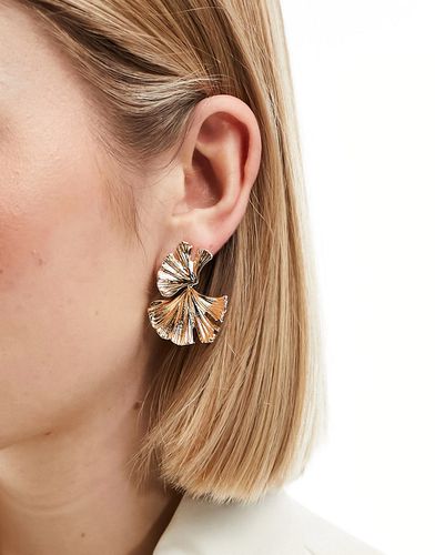 Boucles d'oreilles pendantes avec feuilles texturées - Asos Design - Modalova