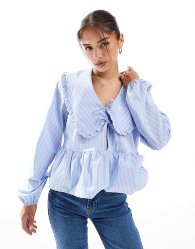 Blouse smockée rayée avec col volanté oversize - Bleu - Asos Design - Modalova