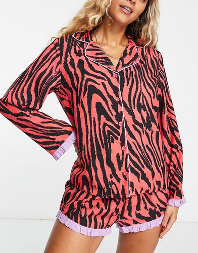 Ensemble de pyjama avec chemise et short en modal à motif tigre et volants contrastants - et lilas - Asos Design - Modalova