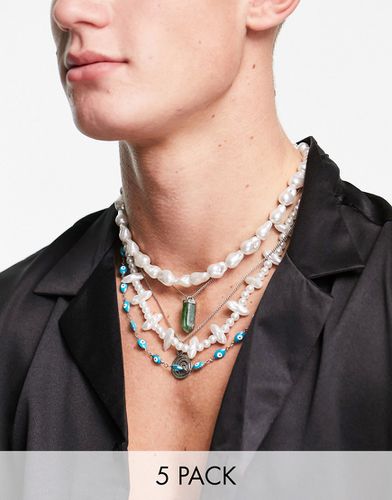 Lot de 5 colliers à superposer avec perles nacrées chunky et perles à motif mauvais ail - Asos Design - Modalova