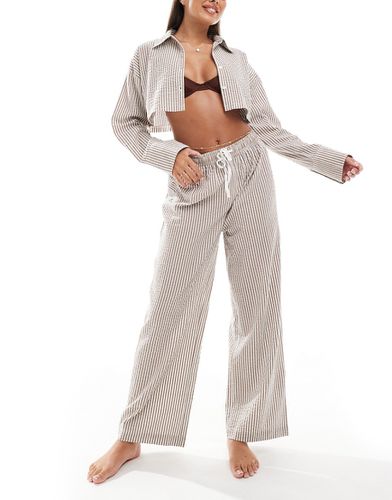 Lisa - Pantalon de plage en crépon - Marron rayé - Asos Design - Modalova